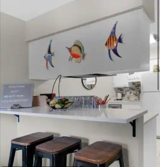 Apartment Renovated Ocean Escape Condo-11 Pools-community Beachhouse Bar Panama City Beach