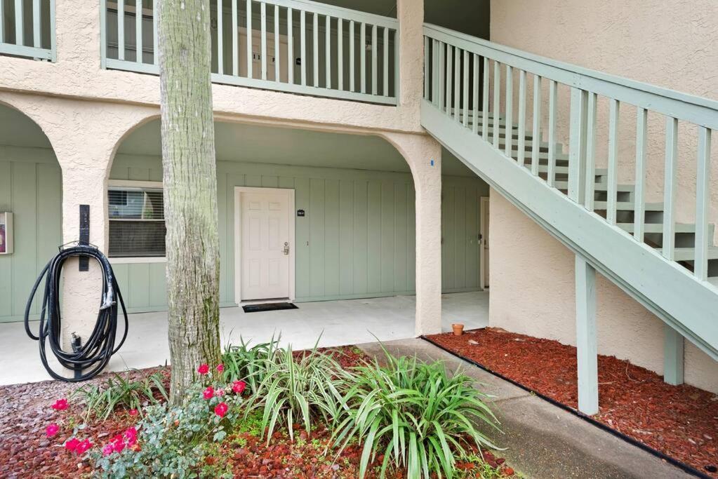 Renovated Ocean Escape Condo-11 Pools-community Beachhouse Bar